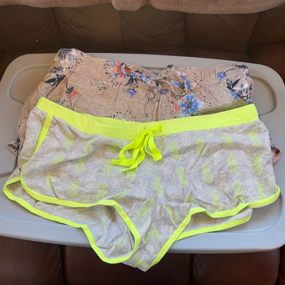 Set of shorts